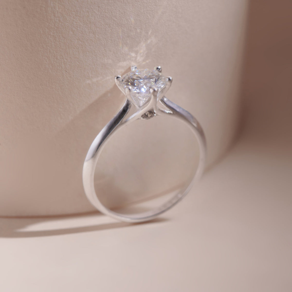 ELOREVA 7mm Moissanite Engagement Ring GRA – Platinum Plated 925 Sterling Silver