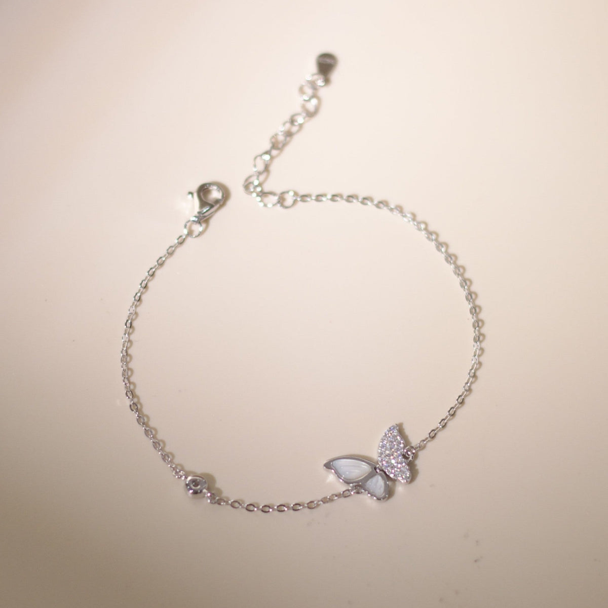 ELOREVA Anne Butterfly Bracelet with Mother-of-Pearl – Platinum Plated 925 Sterling Silver