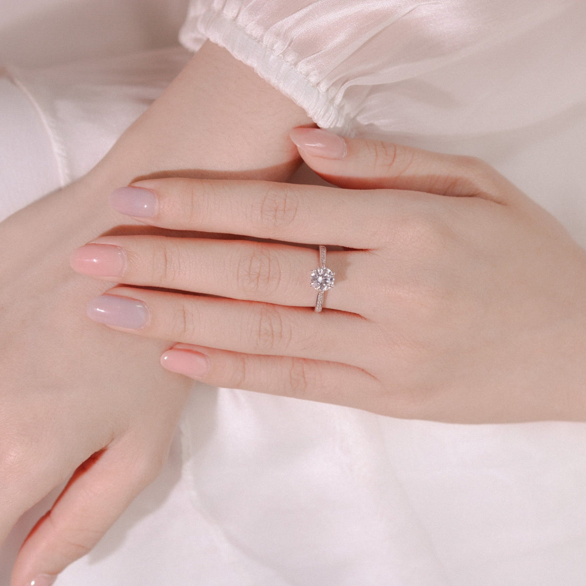 ELOREVA 6.5mm Moissanite Ring GRA – Platinum Plated 925 Sterling Silver