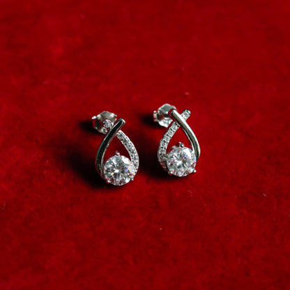 ELOREVA Morning Dew Moissanite Stud Earrings 5mm – Platinum Plated 925 Sterling Silver (GRA Certified)