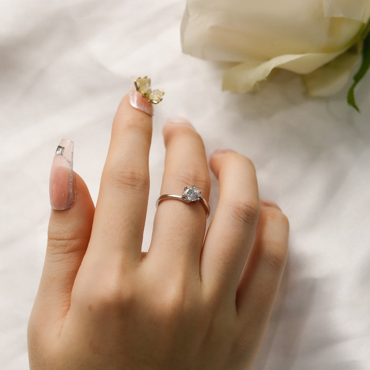 ELOREVA 5.5mm Moissanite Ring GRA ELVDA92 – Platinum Plated 925 Sterling Silver (Adjustable)