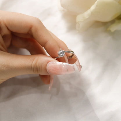 ELOREVA 5.5mm Moissanite Ring GRA ELVDA92 – Platinum Plated 925 Sterling Silver (Adjustable)