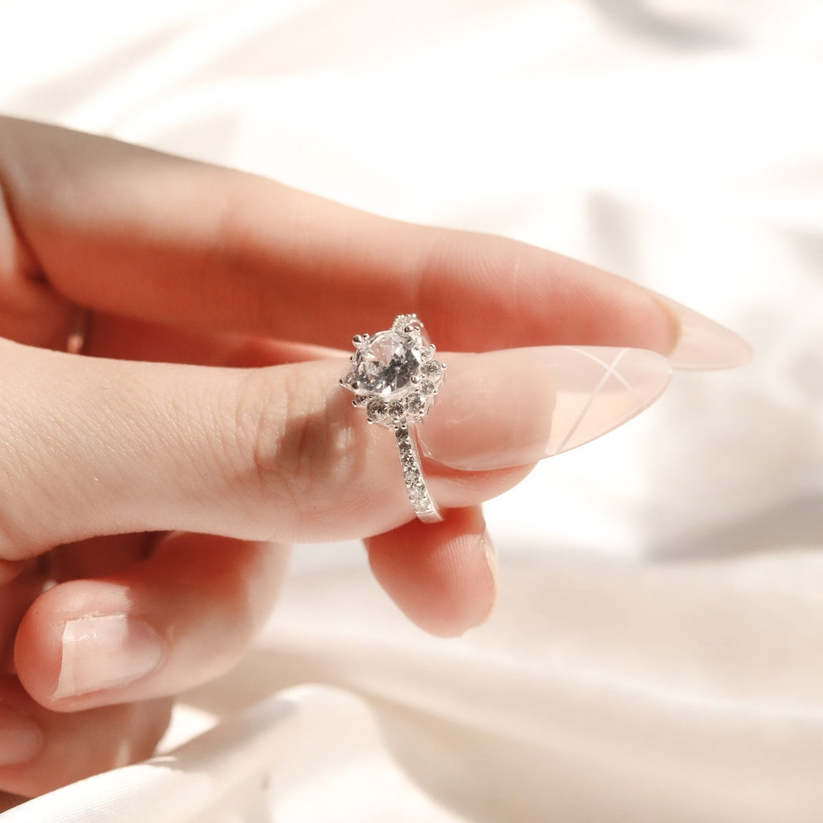 ELOREVA 6mm Moissanite Ten-Petal Flower Ring GRA ELVDA05 – Platinum Plated 925 Sterling Silver