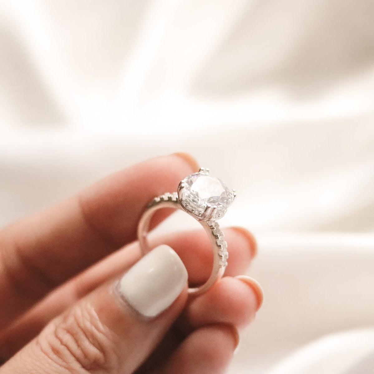 ELOREVA 9mm Moissanite Engagement Ring GRA ELVDA10 – Platinum Plated 925 Sterling Silver