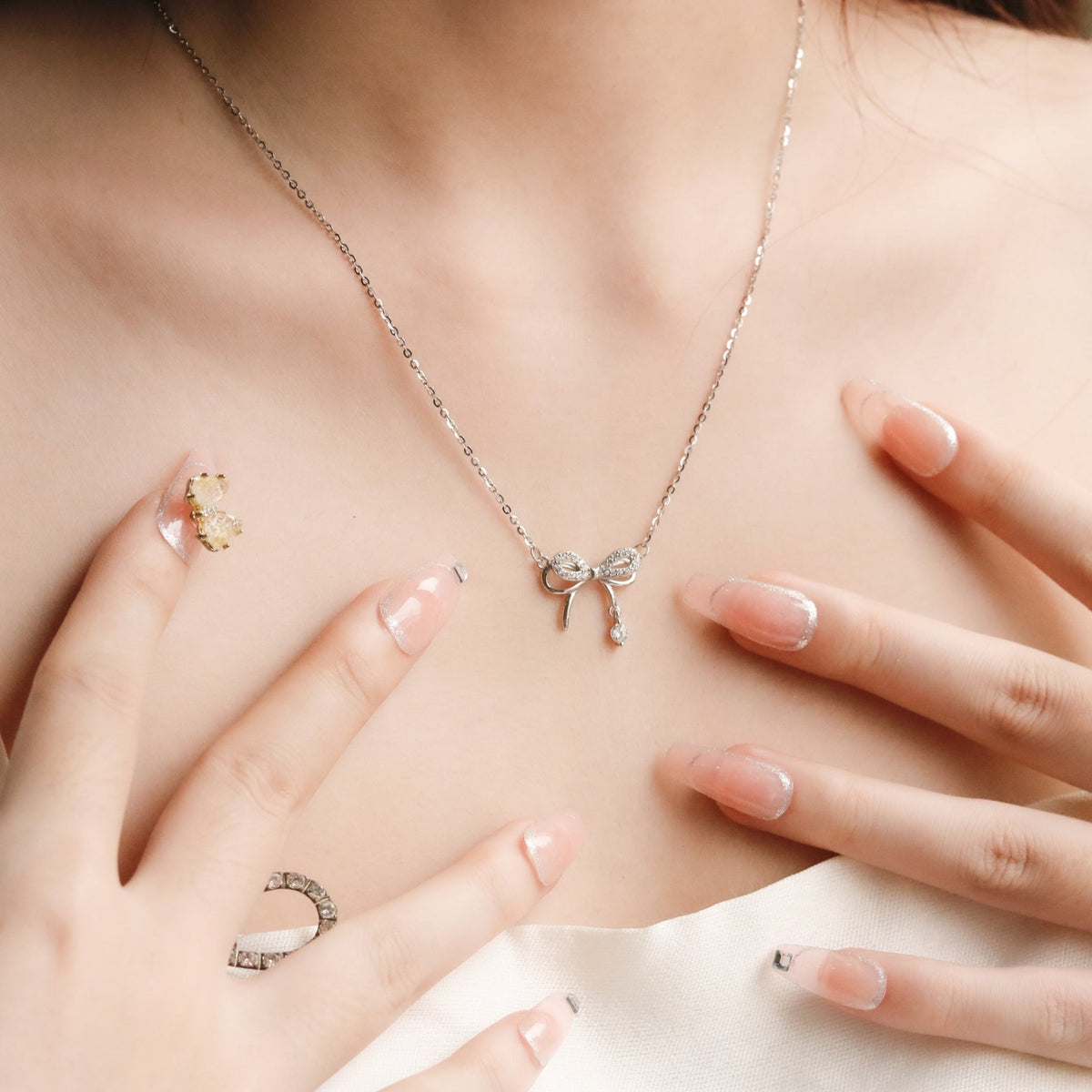 ELOREVA Tiny Bow Ahri Necklace – 18K Rose Gold & Platinum Plated 925 Sterling Silver