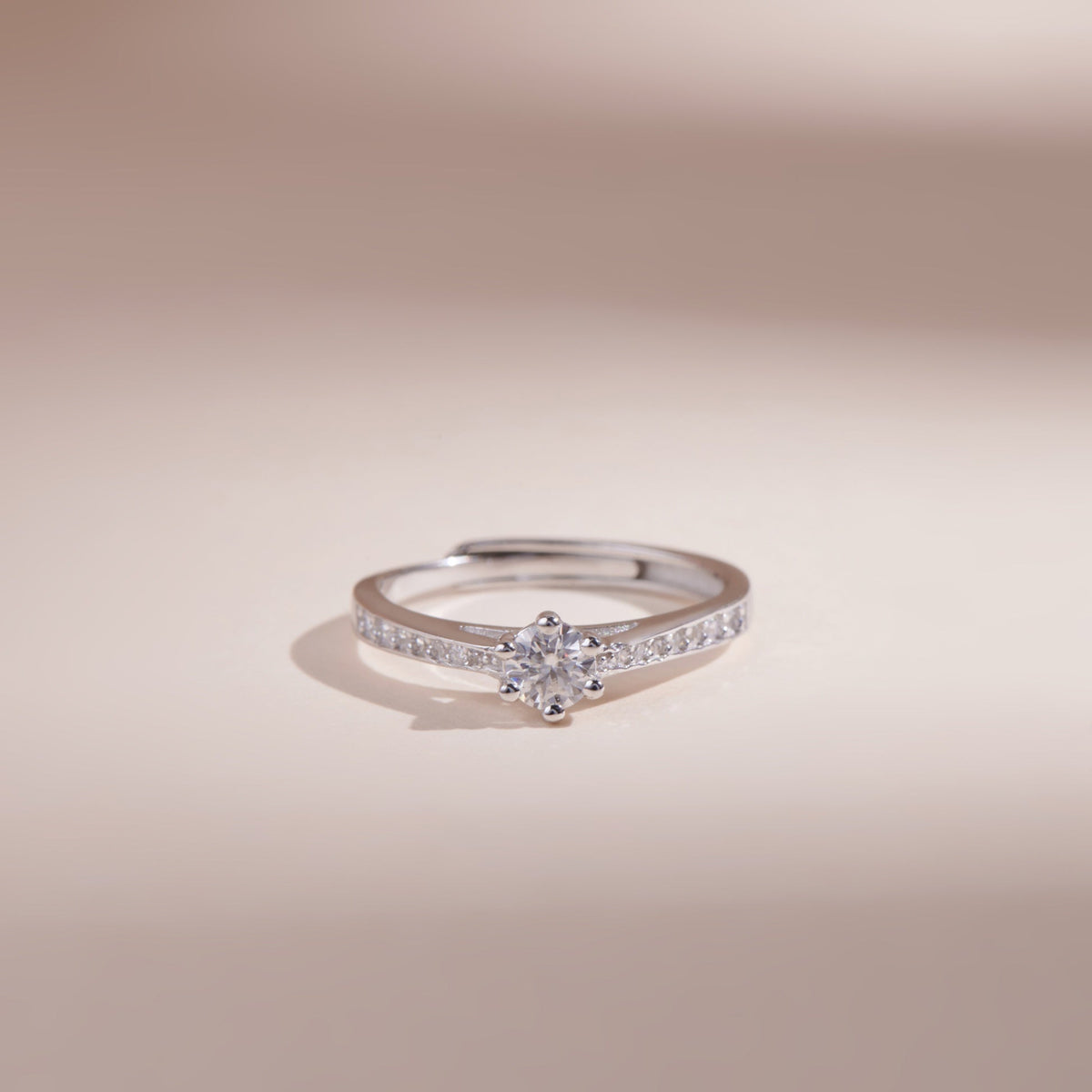 ELOREVA 4mm Moissanite Ring GRA ELVDA90 – Platinum Plated 925 Sterling Silver (Adjustable)