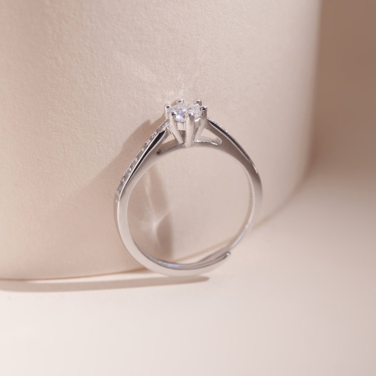 ELOREVA 4mm Moissanite Ring GRA ELVDA90 – Platinum Plated 925 Sterling Silver (Adjustable)