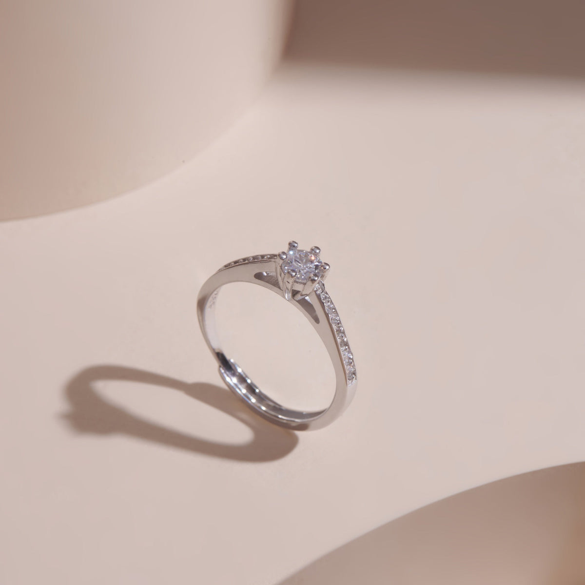 ELOREVA 4mm Moissanite Ring GRA ELVDA90 – Platinum Plated 925 Sterling Silver (Adjustable)
