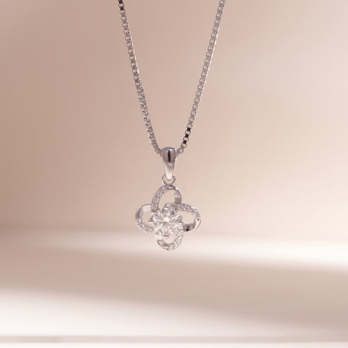 ELOREVA Moissanite Four Leaf Clover Necklace 5mm GRA – 925 Sterling Silver