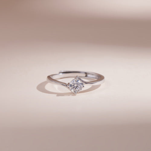 ELOREVA 4.5mm Moissanite Ring GRA ELVDA91 – Platinum Plated 925 Sterling Silver (Adjustable)