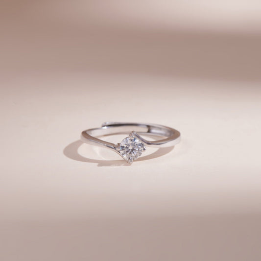ELOREVA 4.5mm Moissanite Ring GRA ELVDA91 – Platinum Plated 925 Sterling Silver (Adjustable)