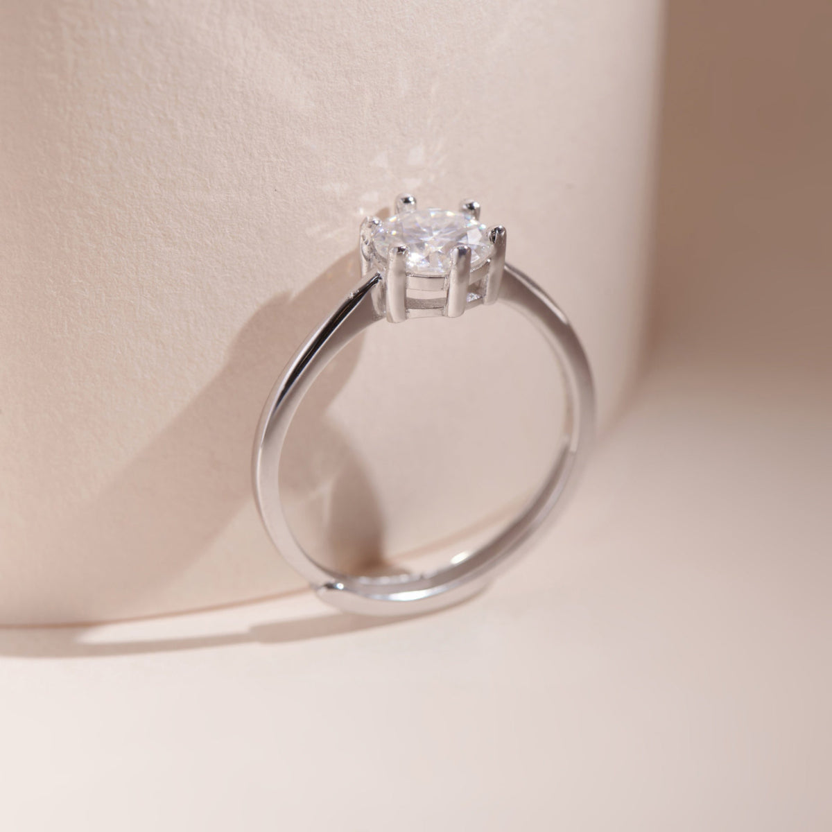 ELOREVA 6.5mm Moissanite Ring GRA ELVDA93 – Platinum Plated 925 Sterling Silver (Adjustable)