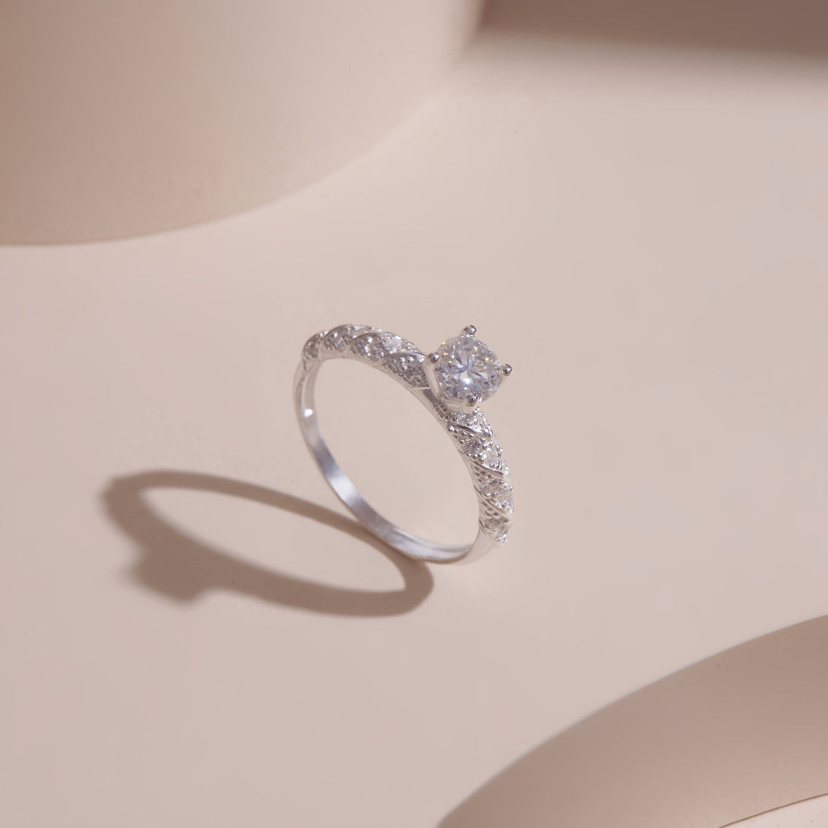 ELOREVA 5mm Moissanite Ring GRA ELVDA59 – Platinum Plated 925 Sterling Silver