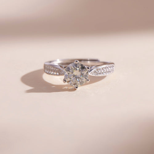 ELOREVA 6.5mm Moissanite Ring GRA ELVDA85 – Platinum Plated 925 Sterling Silver