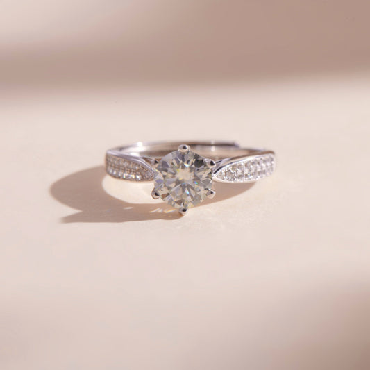 ELOREVA 6.5mm Moissanite Ring GRA ELVDA85 – Platinum Plated 925 Sterling Silver