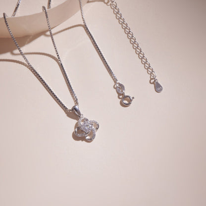 ELOREVA Moissanite Four Leaf Clover Necklace 5mm GRA – 925 Sterling Silver