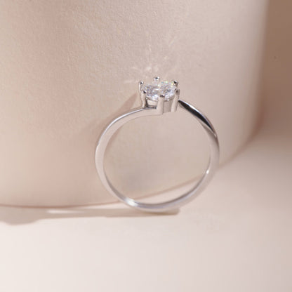 ELOREVA 5.5mm Moissanite Ring GRA ELVDA92 – Platinum Plated 925 Sterling Silver (Adjustable)