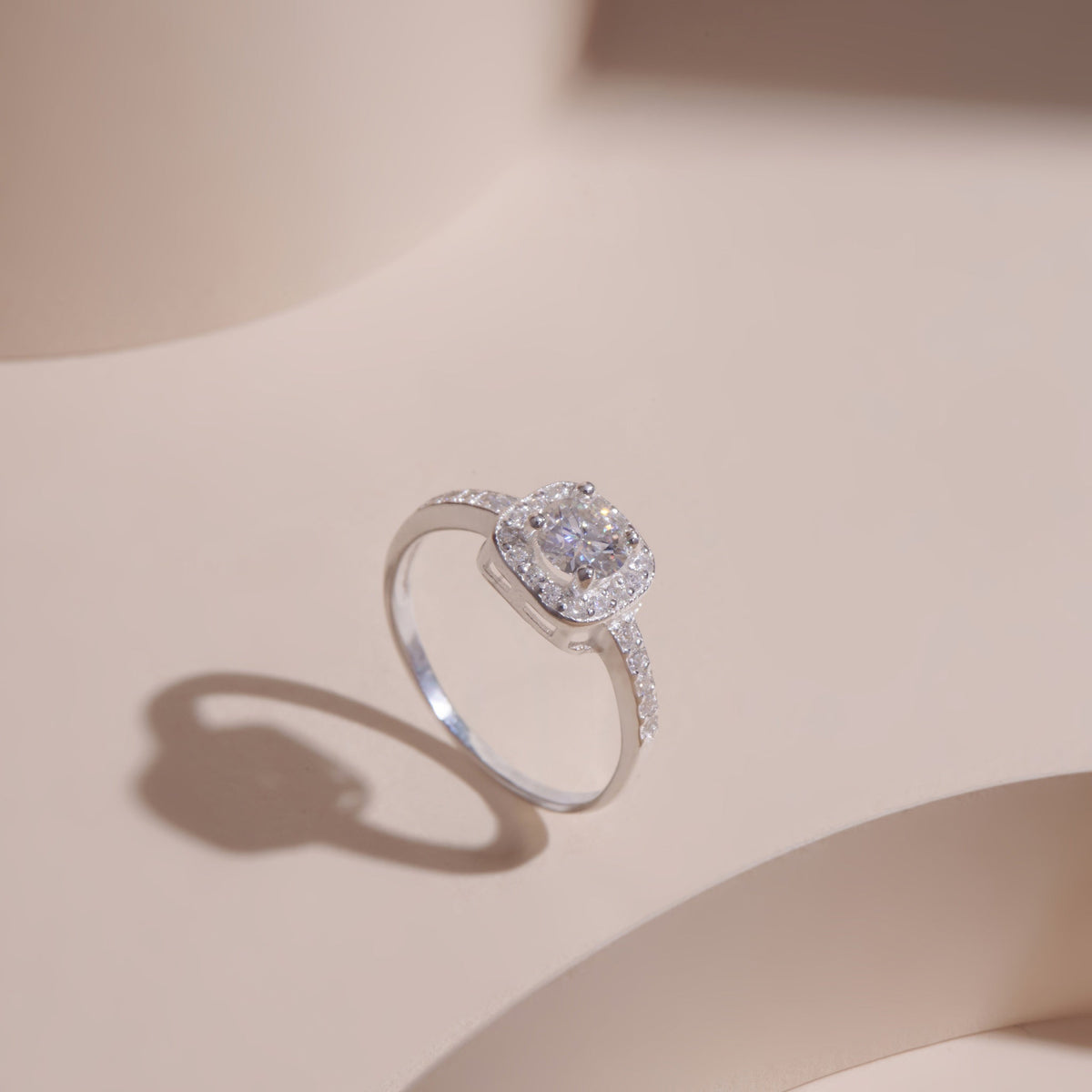 ELOREVA 5mm Square Moissanite Ring GRA ELVDA13 – Platinum Plated 925 Sterling Silver