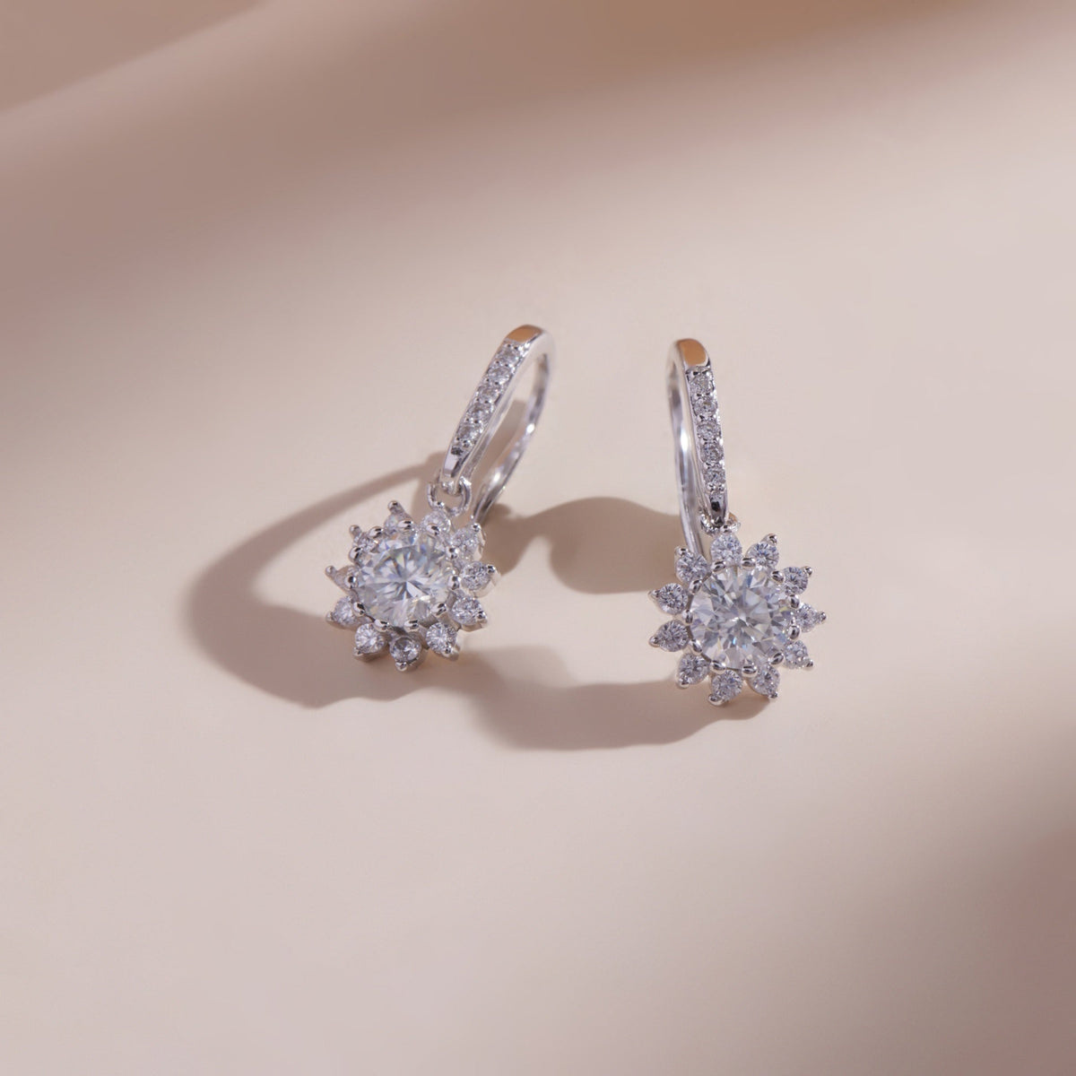 ELOREVA Sunflower Moissanite Earrings 5mm – Platinum Plated 925 Sterling Silver (GRA Certified)