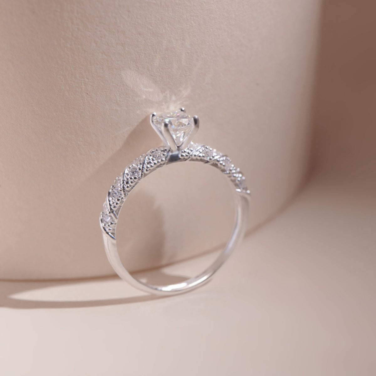 ELOREVA 5mm Moissanite Ring GRA ELVDA59 – Platinum Plated 925 Sterling Silver