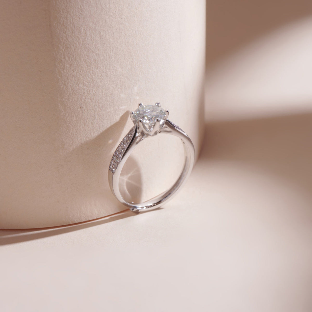 ELOREVA 6.5mm Moissanite Ring GRA ELVDA85 – Platinum Plated 925 Sterling Silver