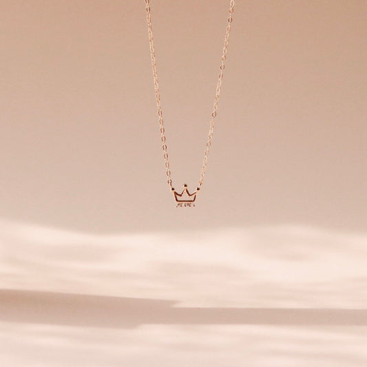 ELOREVA 18K Gold Plated Crown Necklace – 925 Sterling Silver