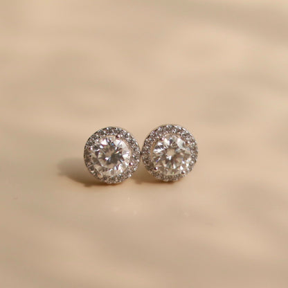 ELOREVA Round Moissanite Stud Earrings 6mm – Platinum Plated 925 Sterling Silver (GRA Certified)