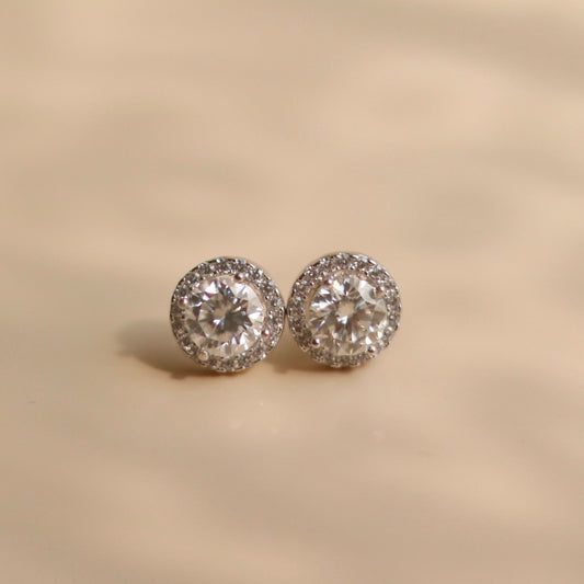 ELOREVA Round Moissanite Stud Earrings 6mm – Platinum Plated 925 Sterling Silver (GRA Certified)