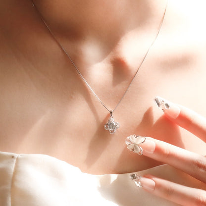 ELOREVA Moissanite Four Leaf Clover Necklace 5mm GRA – 925 Sterling Silver