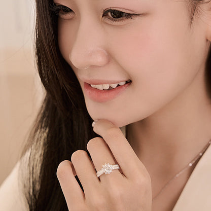 ELOREVA 5mm Moissanite Flower Ring GRA ELVDA07 – Platinum Plated 925 Sterling Silver