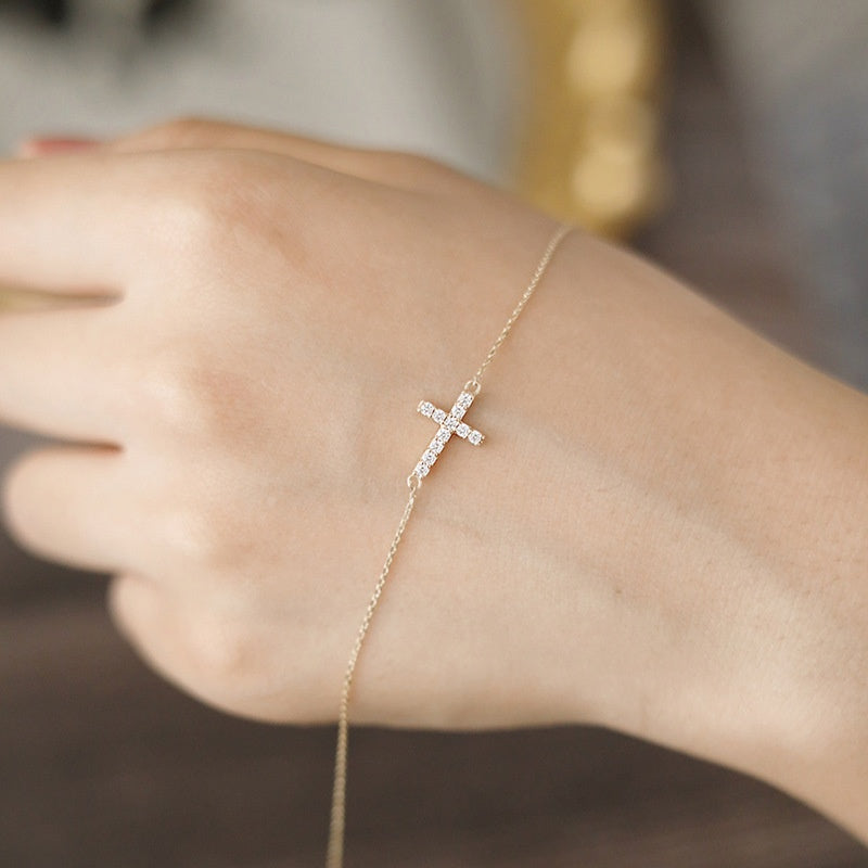 ELOREVA Elise Cross Bracelet – 18K Gold Plated 925 Sterling Silver