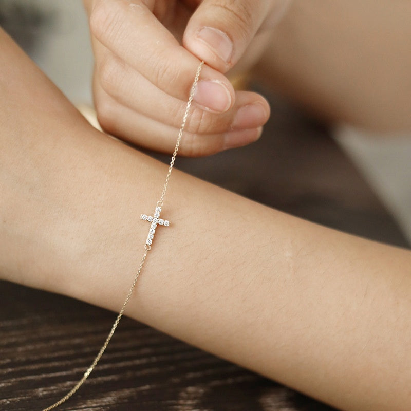 ELOREVA Elise Cross Bracelet – 18K Gold Plated 925 Sterling Silver