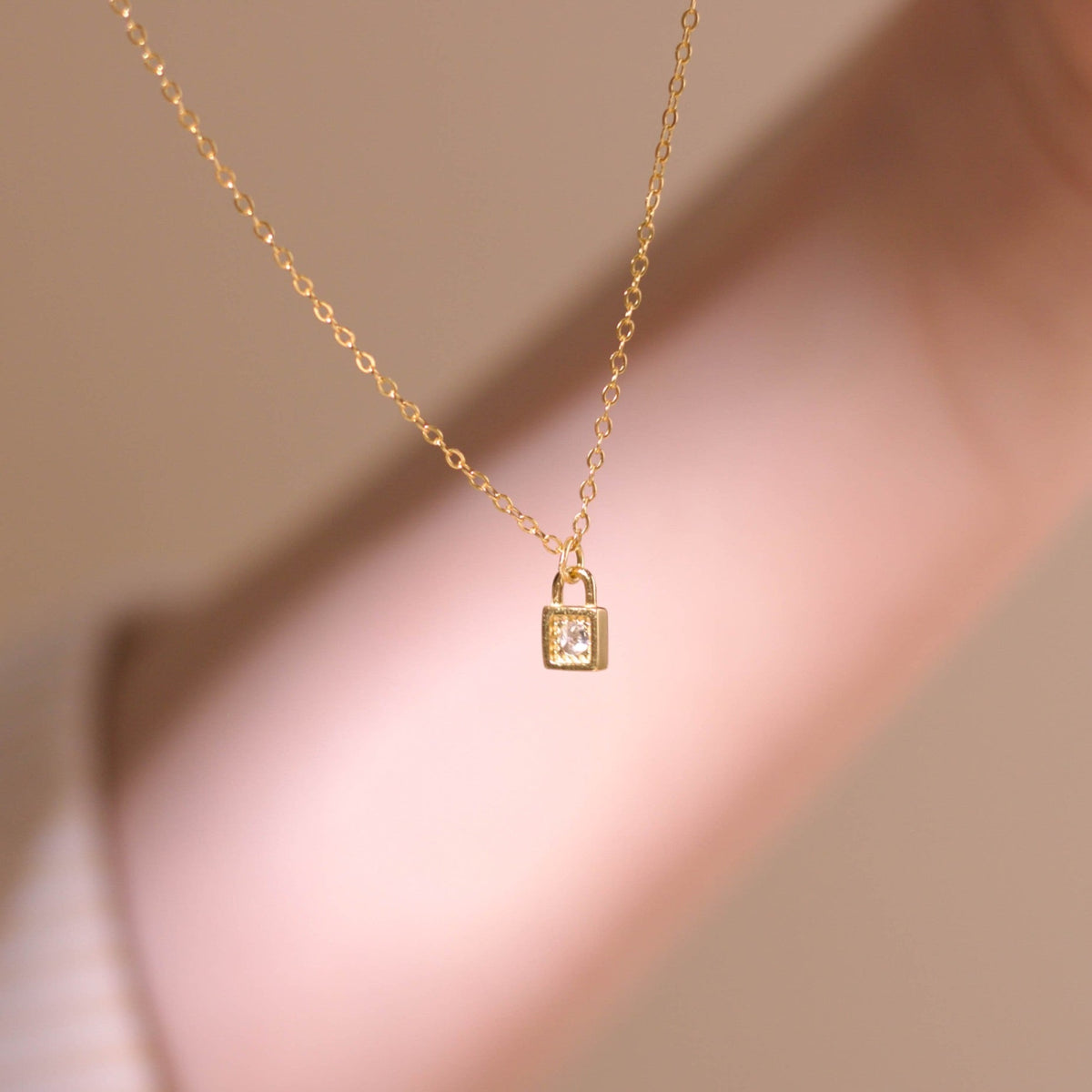 ELOREVA Mystery Lock Necklace – 18K Gold Plated 925 Sterling Silver