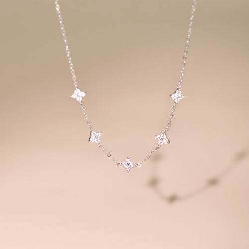 ELOREVA Ellis Four-Leaf Clover Necklace – Platinum Plated 925 Sterling Silver