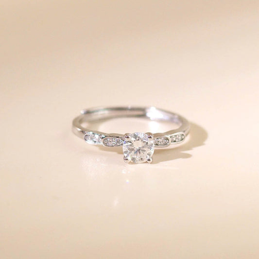 ELOREVA 5mm Moissanite Ring GRA ELVDA128 – Platinum Plated 925 Sterling Silver (Adjustable)