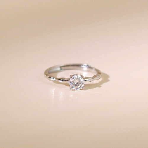 ELOREVA 5mm Moissanite Ring GRA ELVDA124 – Platinum Plated 925 Sterling Silver (Adjustable)