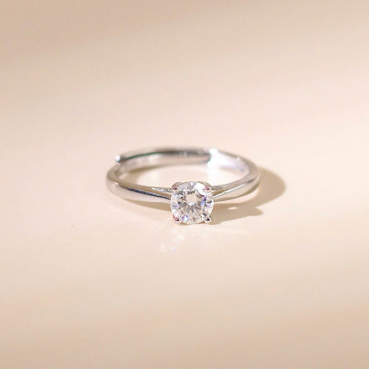 ELOREVA 5mm Moissanite Ring GRA ELVDA125 – Platinum Plated 925 Sterling Silver (Adjustable)