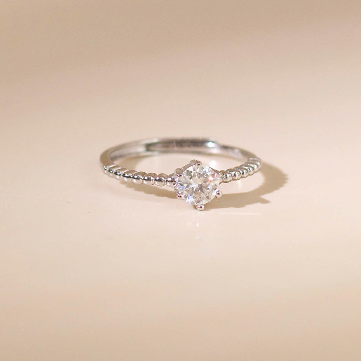 ELOREVA 5mm Moissanite Ring GRA ELVDA126 – Platinum Plated 925 Sterling Silver (Adjustable)