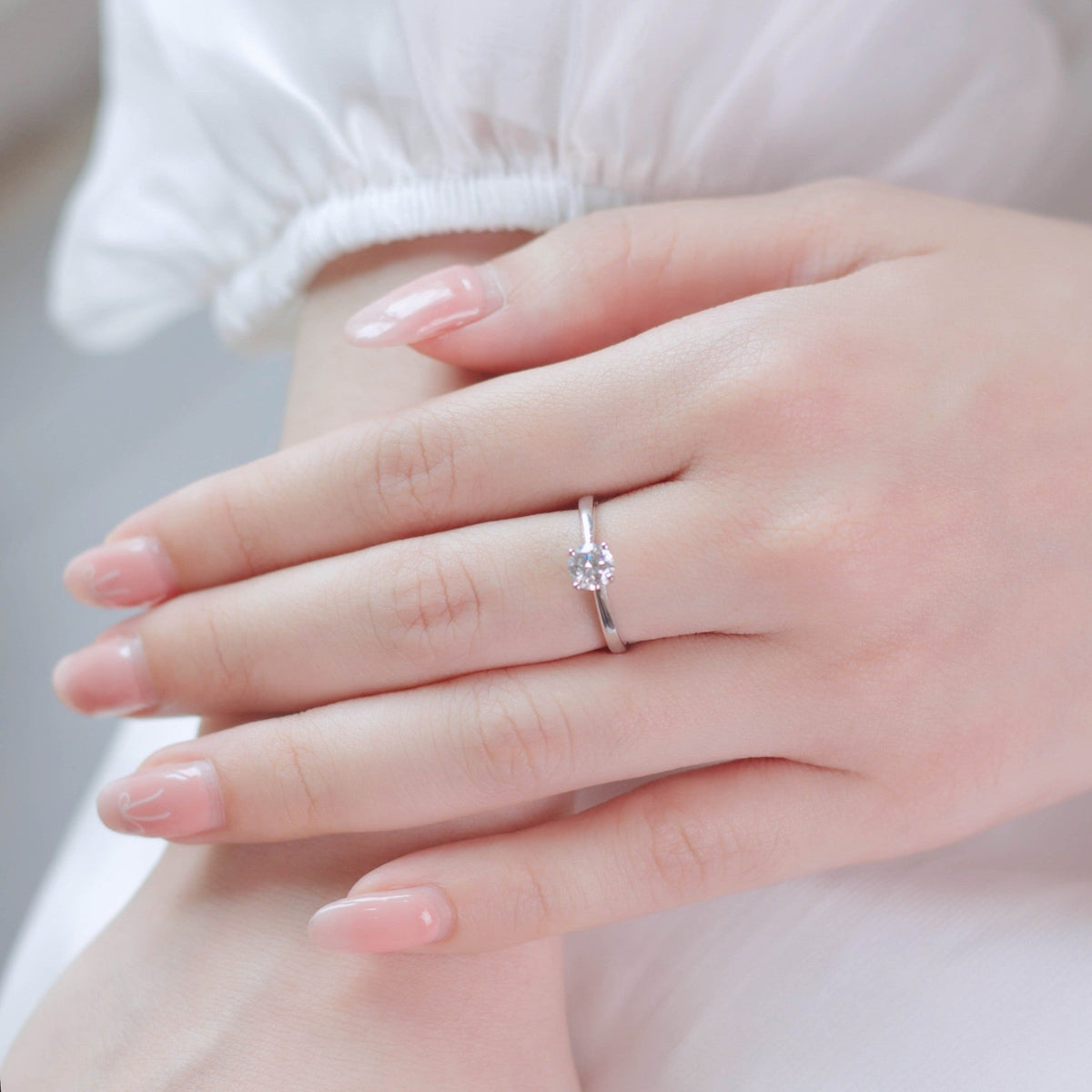 ELOREVA 5mm Moissanite Ring GRA ELVDA125 – Platinum Plated 925 Sterling Silver (Adjustable)
