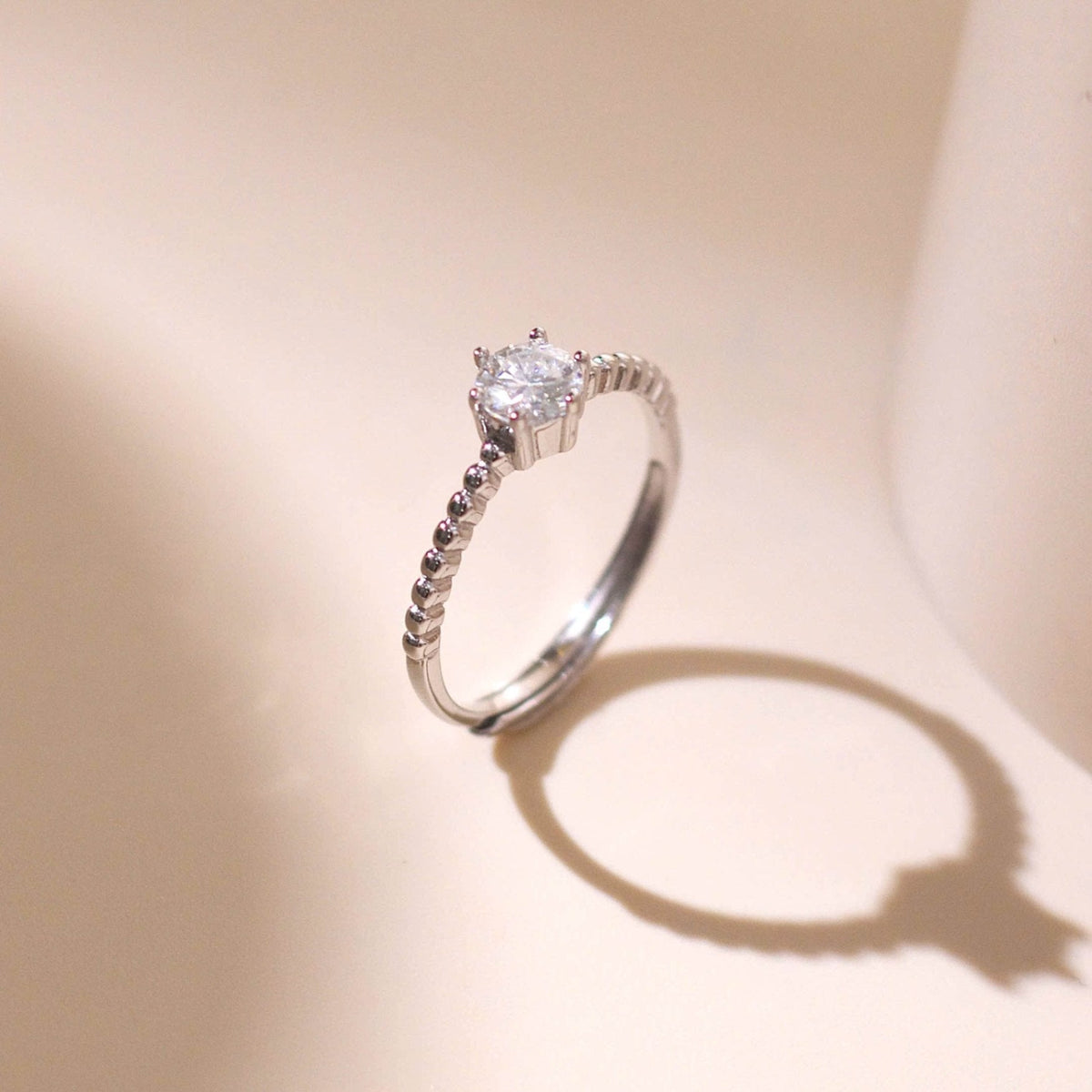 ELOREVA 5mm Moissanite Ring GRA ELVDA126 – Platinum Plated 925 Sterling Silver (Adjustable)