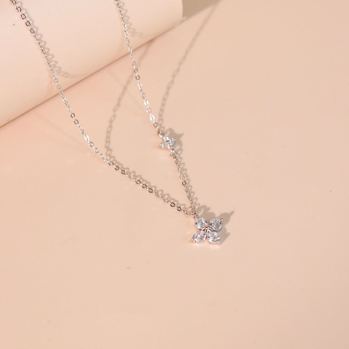 ELOREVA Lani Four-Leaf Clover Necklace – Platinum Plated 925 Sterling Silver