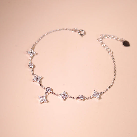 ELOREVA Lani Four-Leaf Clover Bracelet – Platinum Plated 925 Sterling Silver