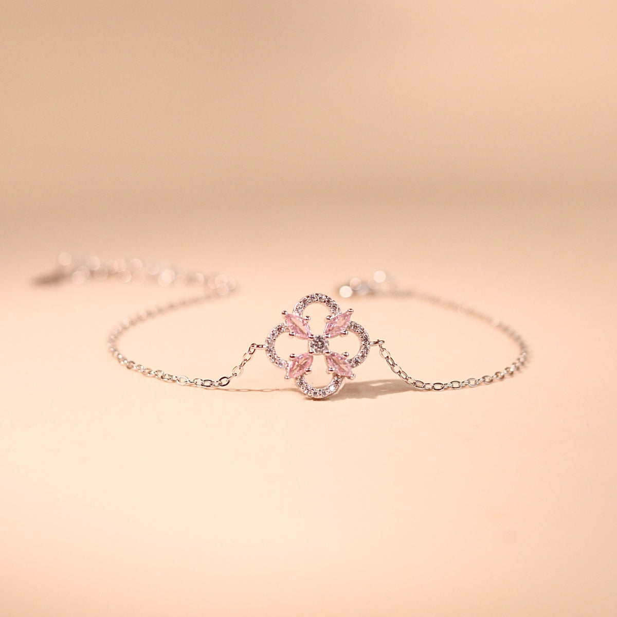 ELOREVA Ara Four-Leaf Clover Bracelet – Platinum Plated 925 Sterling Silver