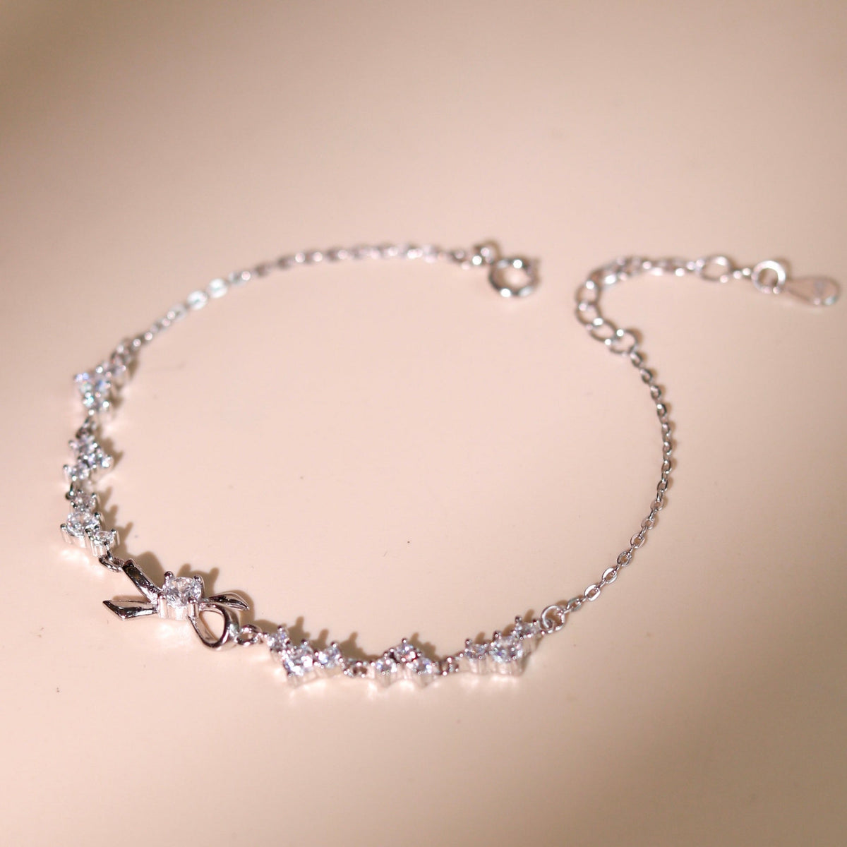 ELOREVA Ahri Bow Bracelet – Platinum Plated 925 Sterling Silver