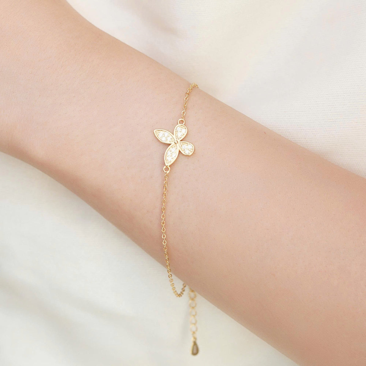 ELOREVA Eri Butterfly Bracelet – 18K Gold Plated 925 Sterling Silver