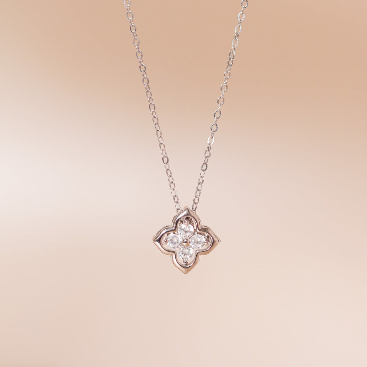 ELOREVA 18K Gold or Platinum Plated Four Leaf Clover Necklace – 925 Sterling Silver