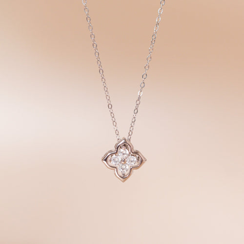 ELOREVA 18K Gold or Platinum Plated Four Leaf Clover Necklace – 925 Sterling Silver