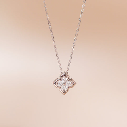 ELOREVA 18K Gold or Platinum Plated Four Leaf Clover Necklace – 925 Sterling Silver
