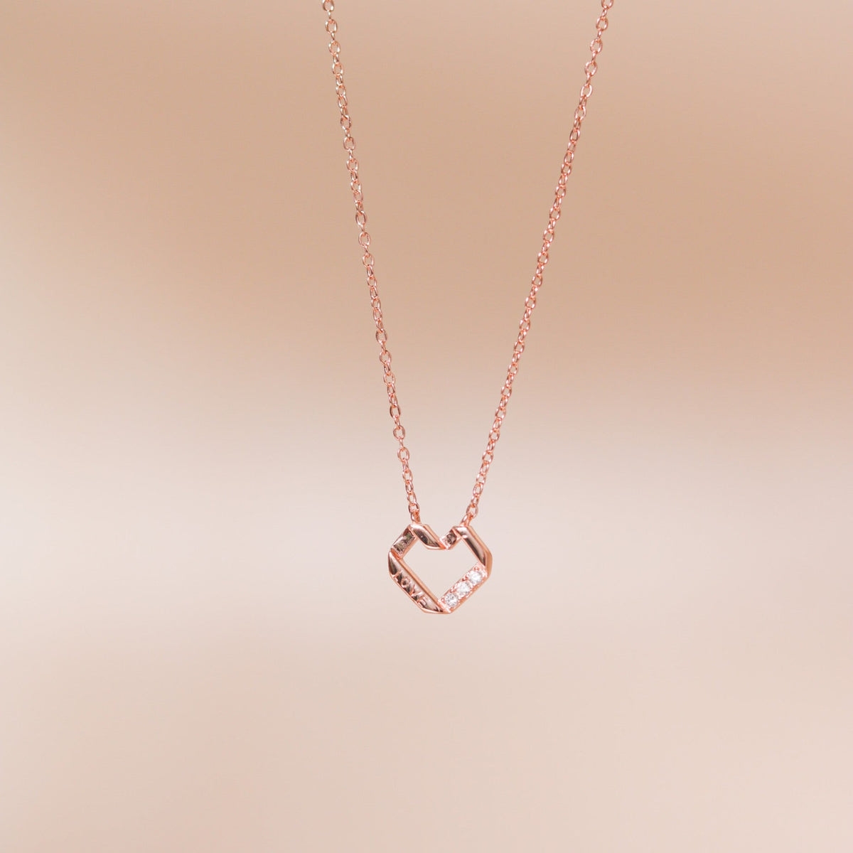 ELOREVA Miyu Heart Necklace – 18K Rose Gold Plated 925 Sterling Silver