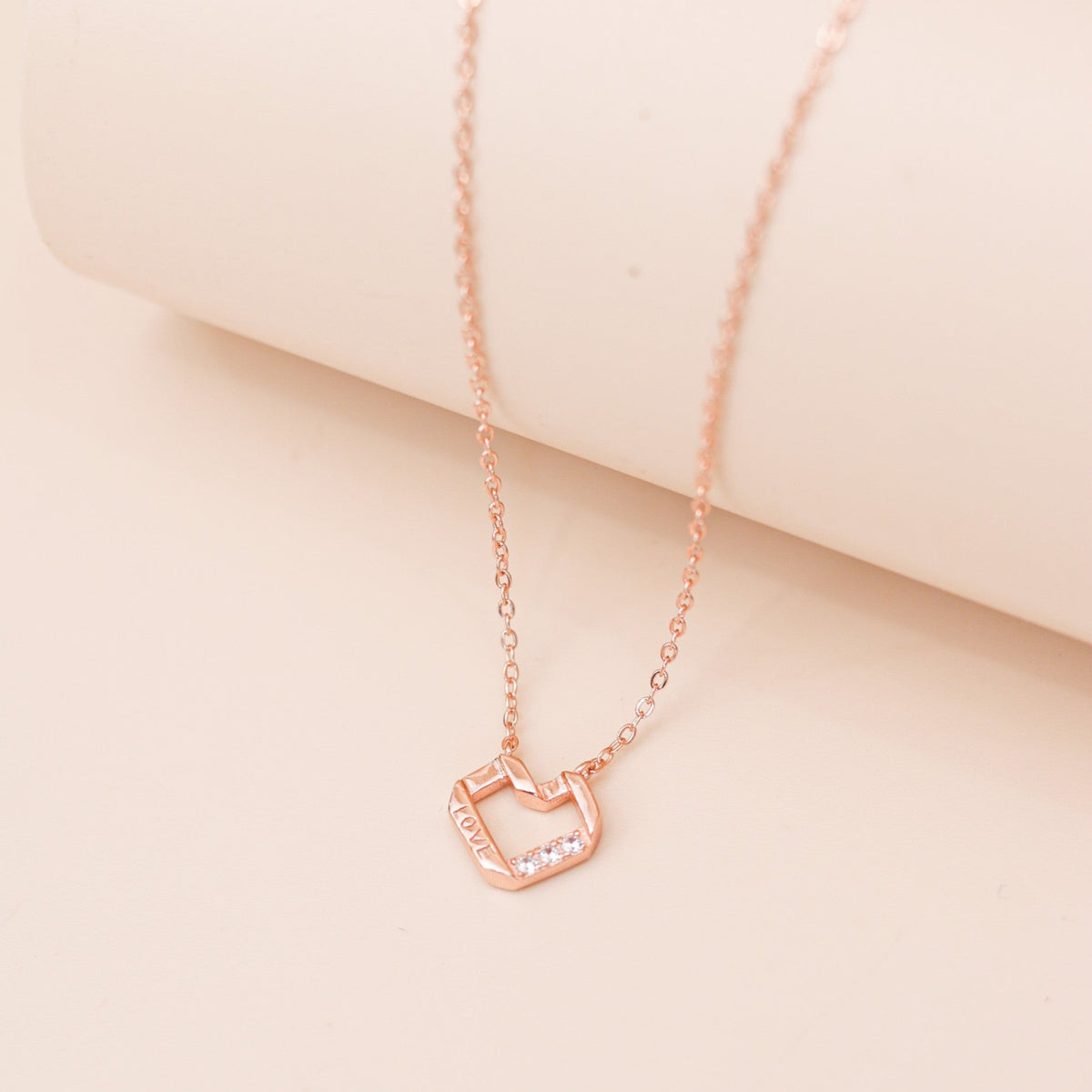 ELOREVA Miyu Heart Necklace – 18K Rose Gold Plated 925 Sterling Silver